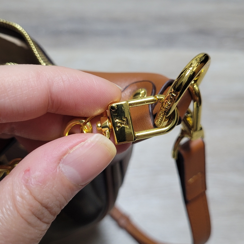 Large Luxury Hot Fashion Monogram Crossbody Bag Purse - Picture 4 of 9